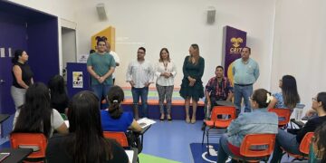 PERSONAL DE CRIT BCS RECIBE CAPACITACIÓN DE LENGUA DE SEÑAS MEXICANAS