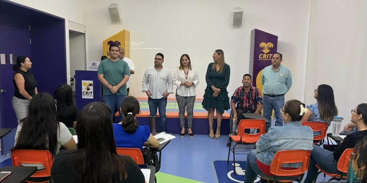 PERSONAL DE CRIT BCS RECIBE CAPACITACIÓN DE LENGUA DE SEÑAS MEXICANAS