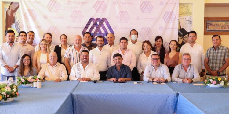 DIALOGA SECRETARIO GENERAL DE GOBIERNO, HOMERO DAVIS, CON INTEGRANTES DE COPARMEX BCS