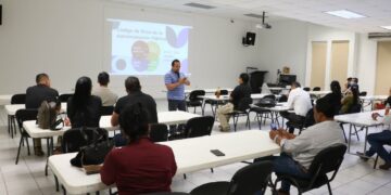 RECIBEN CURSO DE ÉTICA SERVIDORES PÚBLICOS DE LA PGJE