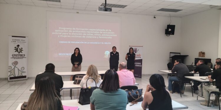 CAPACITA PGJE A SU PERSONAL PARA PROTEGER A NIÑAS, NIÑOS, ADOLESCENTES Y MUJERES