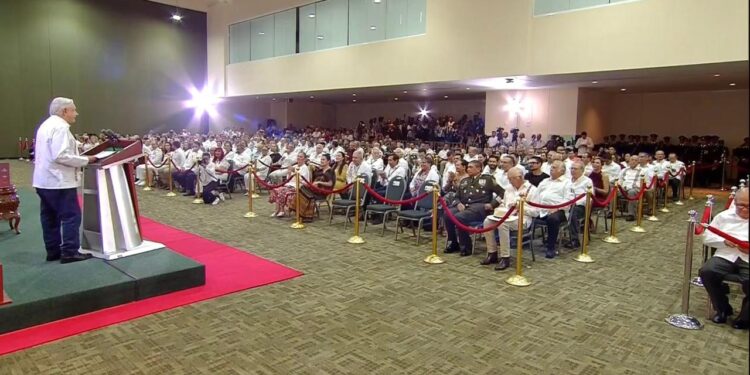 Asiste Gobernador VCC a Quinto Informedel presidente Andrés Manuel López Obrador