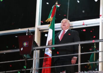 GOBERNADOR VCC DA GRITO DE INDEPENDENCIA