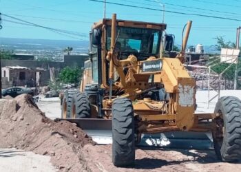 Realiza Servicios Públicos limpieza de 1.8 kilómetros en el bulevar Padre Kino