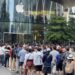 Caos en Dubái , China y Australia  para comprar el nuevo iPhone 15 entre empujones y jalones