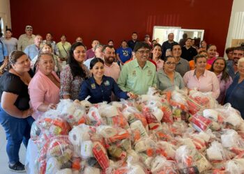 300 apoyos con alimentos