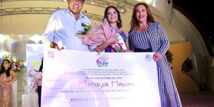 Se llevó a cabo el certamen de elección de soberana de los festejos sanluquenses desde la plaza pública “León Cota Collins”