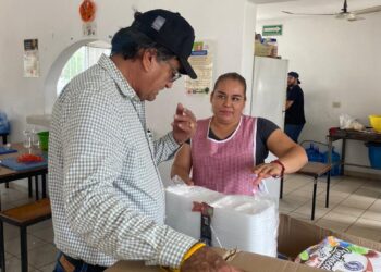 El alcalde Oscar Leggs Castro, así como todo el personal adscrito a las brigadas de Protección Civil continúan trabajando y supervisando que se tengan los insumos necesarios en los refugios temporales habilitados en todo el municipio,