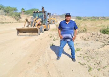 Acordaron trabajar en el mantenimiento permanente del camino de terracería que se localiza en las inmediaciones del arroyo Salto Seco