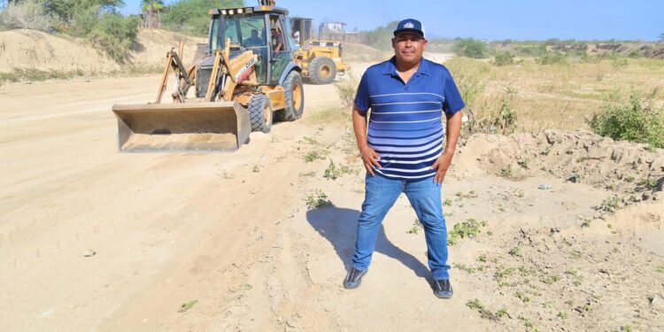 Acordaron trabajar en el mantenimiento permanente del camino de terracería que se localiza en las inmediaciones del arroyo Salto Seco