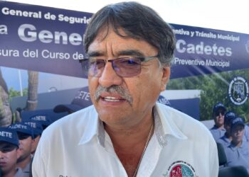 Oscar Leggs Castro se ha dado a la tarea de colocar señalamientos sobre la carretera Transpeninsular, informando sobre los límites de velocidad y será en breve cuando se apliquen fuertes sanciones a quienes no los respeten.