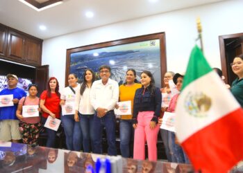 Se ejerció una inversión de $30 millones 490 mil 221.33 pesos en apoyos sociales, beneficiando a un total de 21 mil 697 personas.