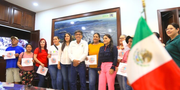 Se ejerció una inversión de $30 millones 490 mil 221.33 pesos en apoyos sociales, beneficiando a un total de 21 mil 697 personas.