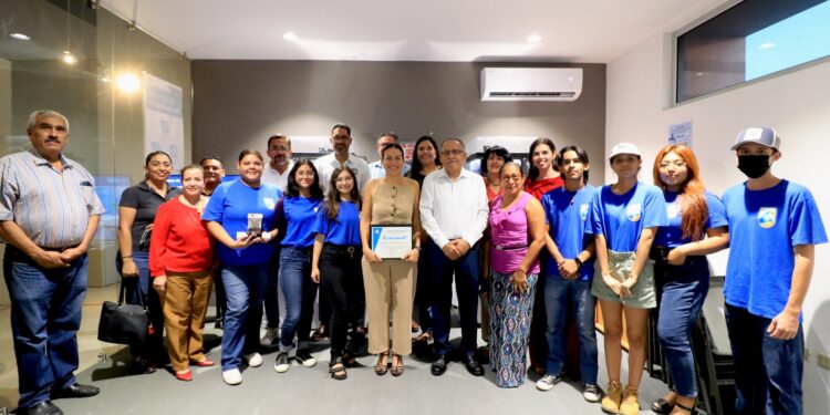 Recibe UABCS impresora 3D en donación por parte del Ayuntamiento de La Paz