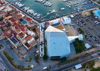 El Gobierno de Los Cabos que encabeza Oscar Leggs Castro dirige de una manera eficiente y transparente el estacionamiento del Pabellón Cultural de la República
