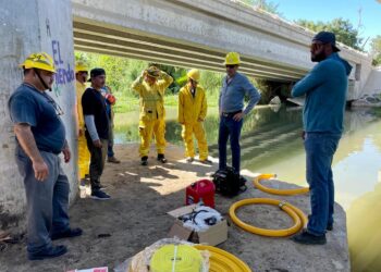 La mañana de este miércoles se llevaron a cabo prácticas en la zona del estero, posterior a la capacitación que se impartiera a personas servidoras públicas, integrantes de asociaciones civiles y elementos de emergencia como Bomberos y Protección Civil.