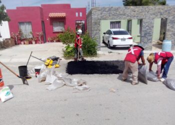 Programa de Bacheo en la colonia Villas de Cortez, en San José del Cabo.