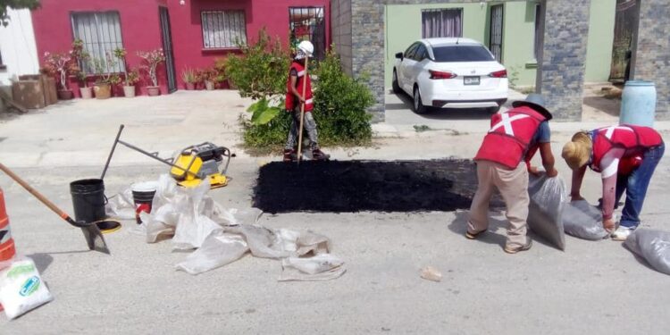 Programa de Bacheo en la colonia Villas de Cortez, en San José del Cabo.