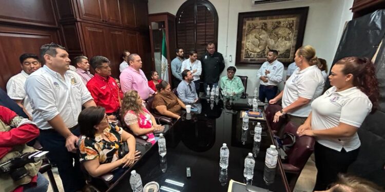 Marisela Montaño Peralta, dirigente municipal del Sindicato de Burócratas sección Los Cabos informó que existe el compromiso de las autoridades de este XIV Ayuntamiento de que será a más tardar el día 01 de noviembre cuando realicen un pago para liquidar una parte del adeudo que se tiene en cuestión de préstamos personales.