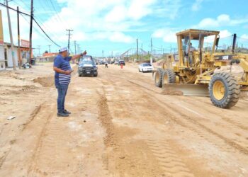 Consejo Municipal de Protección Civil se tomó la decisión de suspender las clases en el turno matutino con el propósito de que disminuyera el tráfico y de esa manera poder avanzar con los trabajos de mantenimiento en calles y avenidas