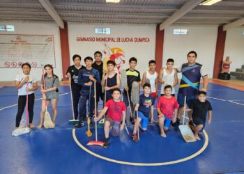 Se mantiene un intenso trabajo enfocado a la limpieza y aseo de los espacios deportivos en el municipio.