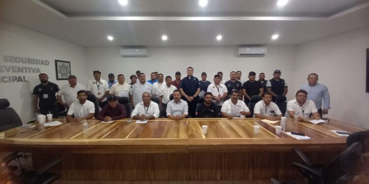 Con la meta de evitar la prestación del servicio de transporte en sus distintas modalidades de irregulares, los gobiernos estatal y municipal se organizan de manera conjunta, para aminorar la competencia desleal que existe