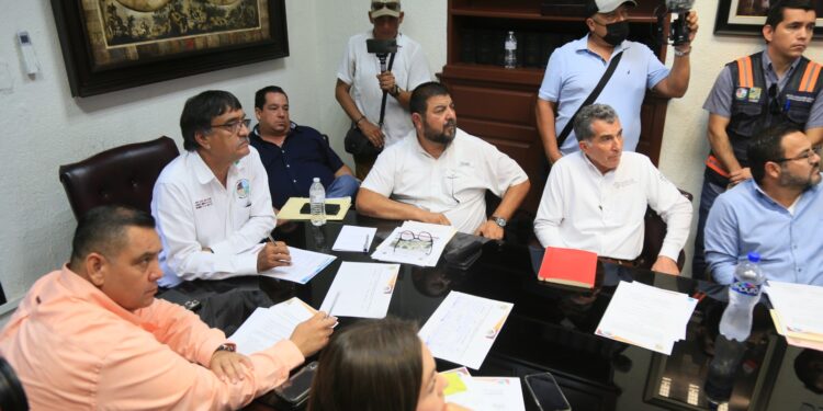 El presidente municipal de Los Cabos Oscar Leggs Castro, presidió este lunes 09 de octubre la 2da sesión extraordinaria del Comité Técnico del Fideicomiso del Cobro del Derecho al Saneamiento Ambiental