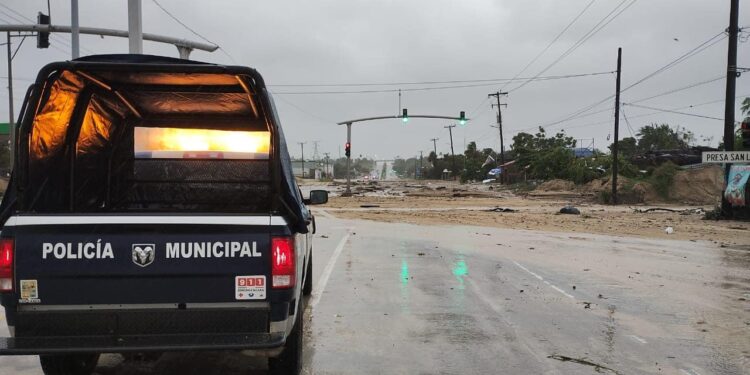 El personal de la Dirección General de Seguridad Pública, Policía Preventiva y Tránsito Municipal a cargo del Ing. Naval Jesús Antonio Gómez Rodríguez, recuerda a la ciudadanía la importancia de circular con precaución