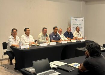 Oscar Leggs Castro asistió el director general de Ecología y Medio Ambiente Raúl Verdugo Montaño al “Quinto Taller de Buenas Prácticas de Manejo y Conservación de Ballenas en Los Cabos, B.C.S.