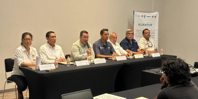 Oscar Leggs Castro asistió el director general de Ecología y Medio Ambiente Raúl Verdugo Montaño al “Quinto Taller de Buenas Prácticas de Manejo y Conservación de Ballenas en Los Cabos, B.C.S.
