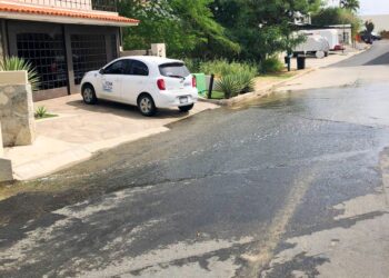 Se da seguimiento a los reportes ciudadanos interpuestos sobre derrames de aguas negras en la carretera Transpeninsular