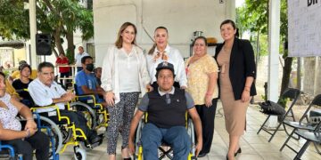 Hicieron entrega de 18 sillas de ruedas a la población del municipio de Los Cabos,