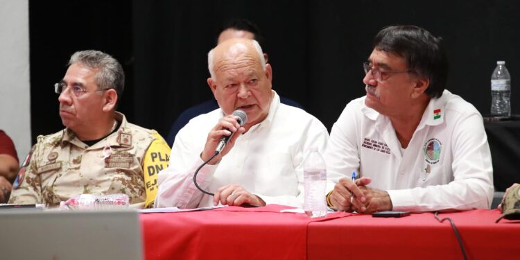 ACUDE GOBERNADOR VÍCTOR CCC A SESIÓN DEL CONSEJO DE PROTECCIÓN CIVIL EN LOS CABOS, ANTE CERCANÍA DE HURACÁN “NORMA”