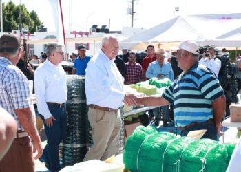ENTREGA GOBERNADOR VCC APOYOS PESQUEROS Y ACUÍCOLAS EN COMONDÚ