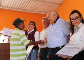 IMPULSA GOBIERNO DE VCC, DESARROLLO PRODUCTIVO Y ECONOMÍA SOCIAL EN COMONDÚ: ENTREGA APOYOS