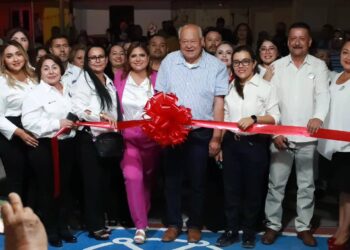 ENTREGA GOBERNADOR VCC REHABILITACIÓN DEL SALÓN DEL SINDICATO DE BURÓCRATAS EN COMONDÚ