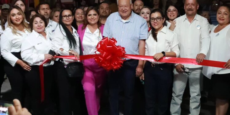 ENTREGA GOBERNADOR VCC REHABILITACIÓN DEL SALÓN DEL SINDICATO DE BURÓCRATAS EN COMONDÚ
