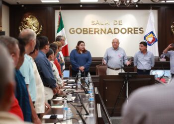 ACUERDAN GOBIERNO DE BCS Y TRANSPORTISTAS DE LOS CABOS, SISTEMA DE SUPERVISIÓN Y REGULACIÓN PARA TRANSPORTE TURÍSTICO
