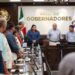 ACUERDAN GOBIERNO DE BCS Y TRANSPORTISTAS DE LOS CABOS, SISTEMA DE SUPERVISIÓN Y REGULACIÓN PARA TRANSPORTE TURÍSTICO