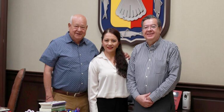 SE REÚNE GOBERNADOR VCC CON MAGISTRADO PRESIDENTE Y RECIÉN NOMBRADA MAGISTRADA DEL TSJ