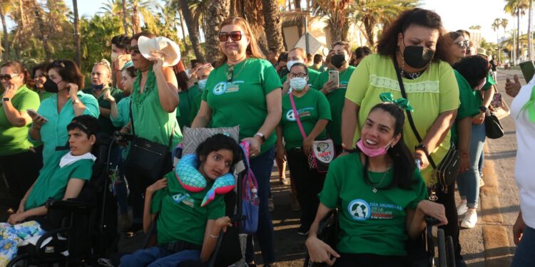 ORGANIZA SEP MARCHA POR EL DÍA MUNDIALDE LA PARÁLISIS CEREBRAL
