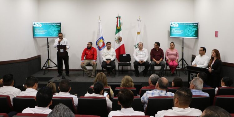 INAUGURA HOMERO DAVIS, SECRETARIO GENERAL DE GOBIERNO, EXPOSICIÓN FOTOGRÁFICA DE LOS 80 AÑOS DEL IMSS