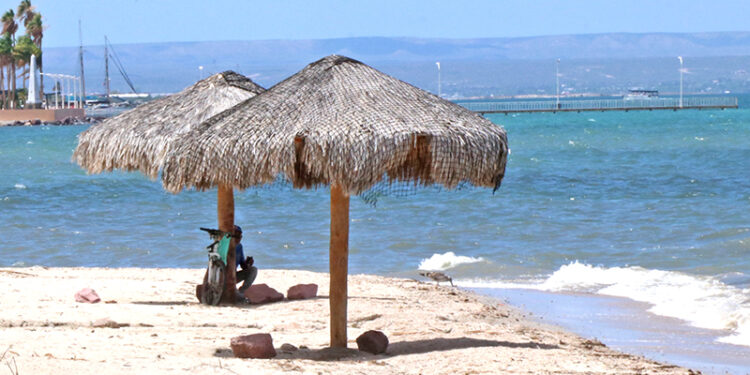 RECOMIENDA COEPRIS NO INGRESAR AL AGUA DE MAR EN LOS CABOS Y LA PAZ DURANTE LOS PRÓXIMOS DÍAS