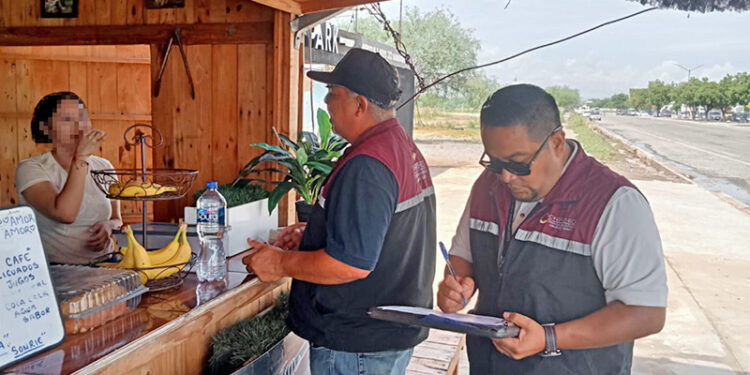 MÁS DE 40 PUESTOS SEMIFIJOS CON VENTA DE ALIMENTOS HA RETIRADO COEPRIS EN LOS CABOS Y LA PAZ