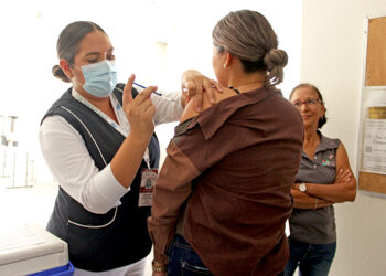 INICIÓ VACUNACIÓN CONTRA INFLUENZA PARA PERSONAL DE SALUD