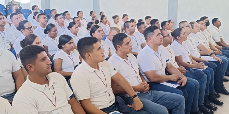 RECIBEN CADETES DE LA ACADEMIA ESTATAL DE SEGURIDAD CAPACITACIÓN PARA IDENTIFICACIÓN DE DOCUMENTOS FALSOS