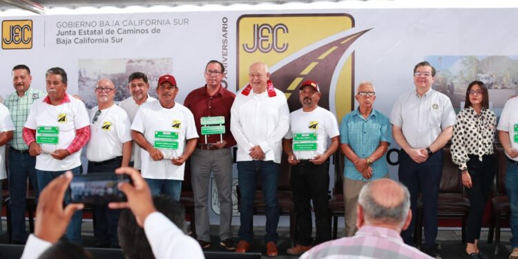 RECONOCE GOBERNADOR VCC, LABOR DE LOS CAMINEROS EN SU DÍA