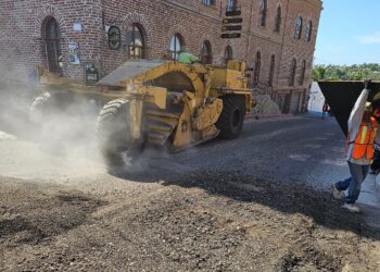 INICIA REENCARPETADO DE CALLE TOPETE EN TODOS SANTOS