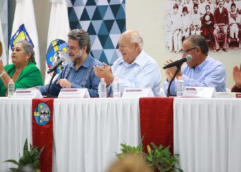ACUDE GOBERNADOR VCC A PRESENTACIÓN DE LIBRO “SECRETARÍA DE EDUCACIÓN PÚBLICA, 100 AÑOS”