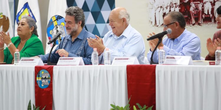 ACUDE GOBERNADOR VCC A PRESENTACIÓN DE LIBRO “SECRETARÍA DE EDUCACIÓN PÚBLICA, 100 AÑOS”